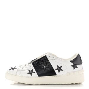 Valentino Garavino Calfskin Rockstud Star Sneakers